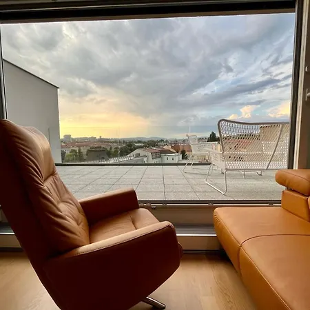 Center With Parking And A Big Terrace Brno