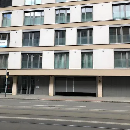Center With Parking And A Big Terrace Appartamento *