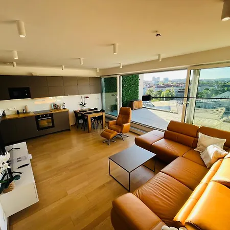 Center With Parking And A Big Terrace Apartamento *
