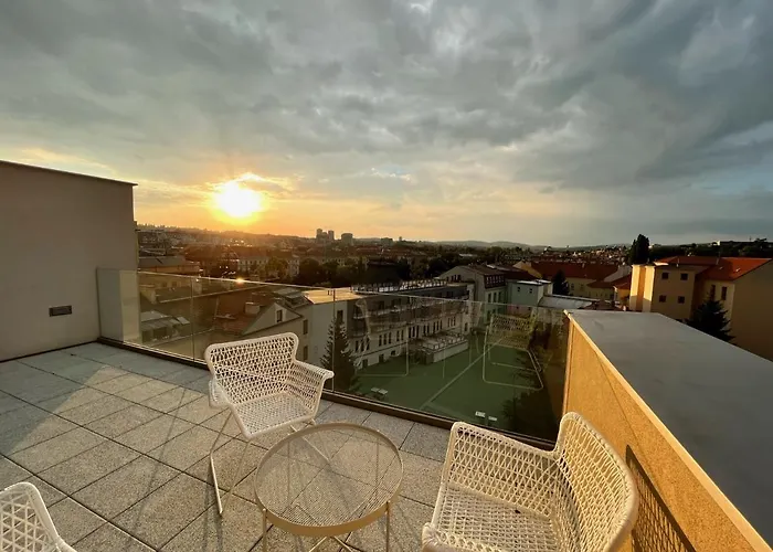 Center With Parking And A Big Terrace