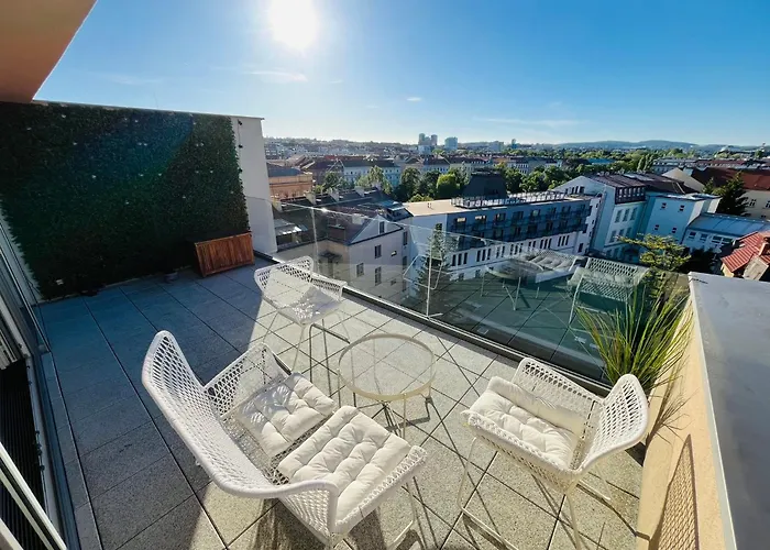 Center With Parking And A Big Terrace Apartamento Brno